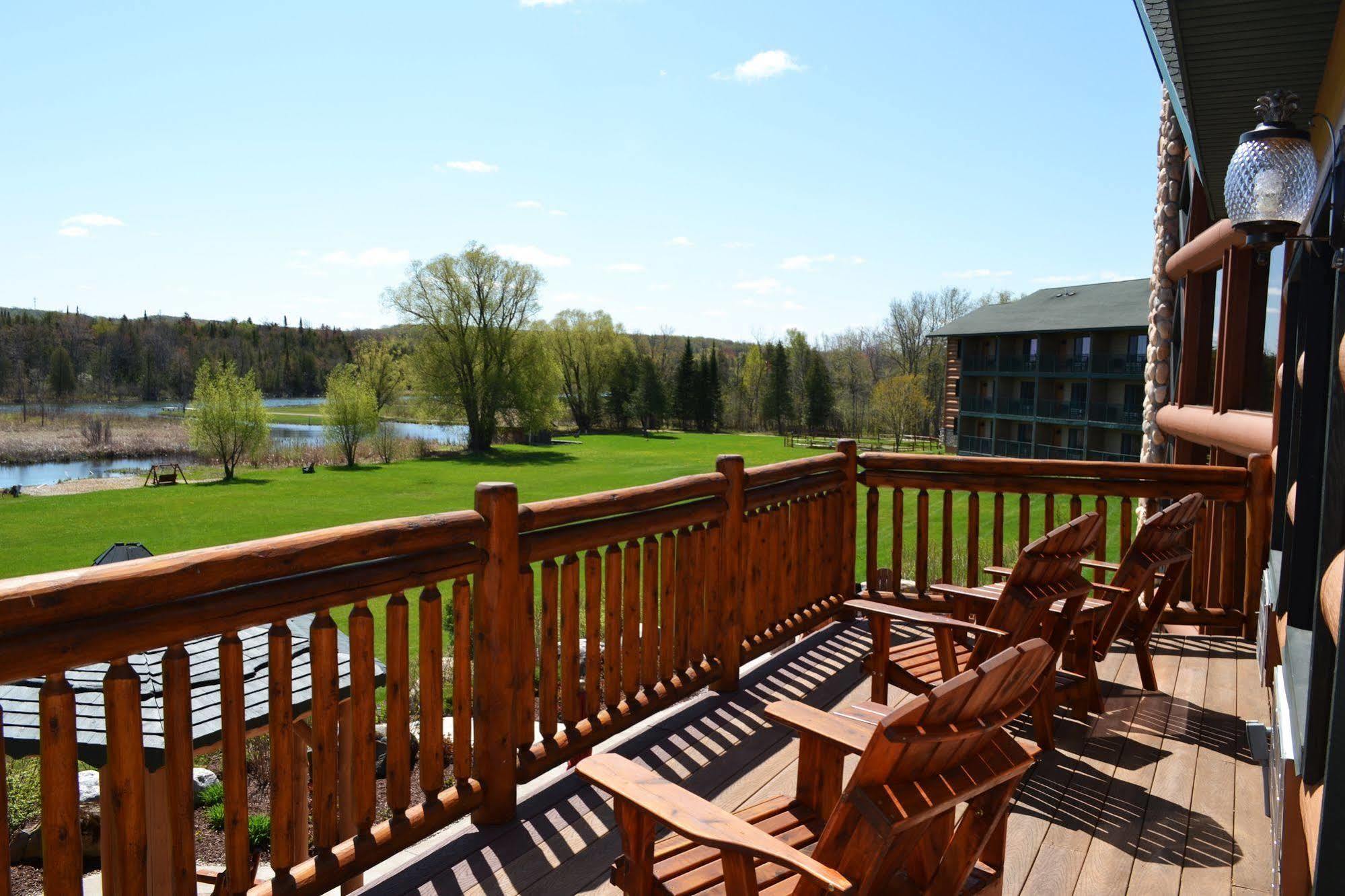 Crooked River Hotel 3*