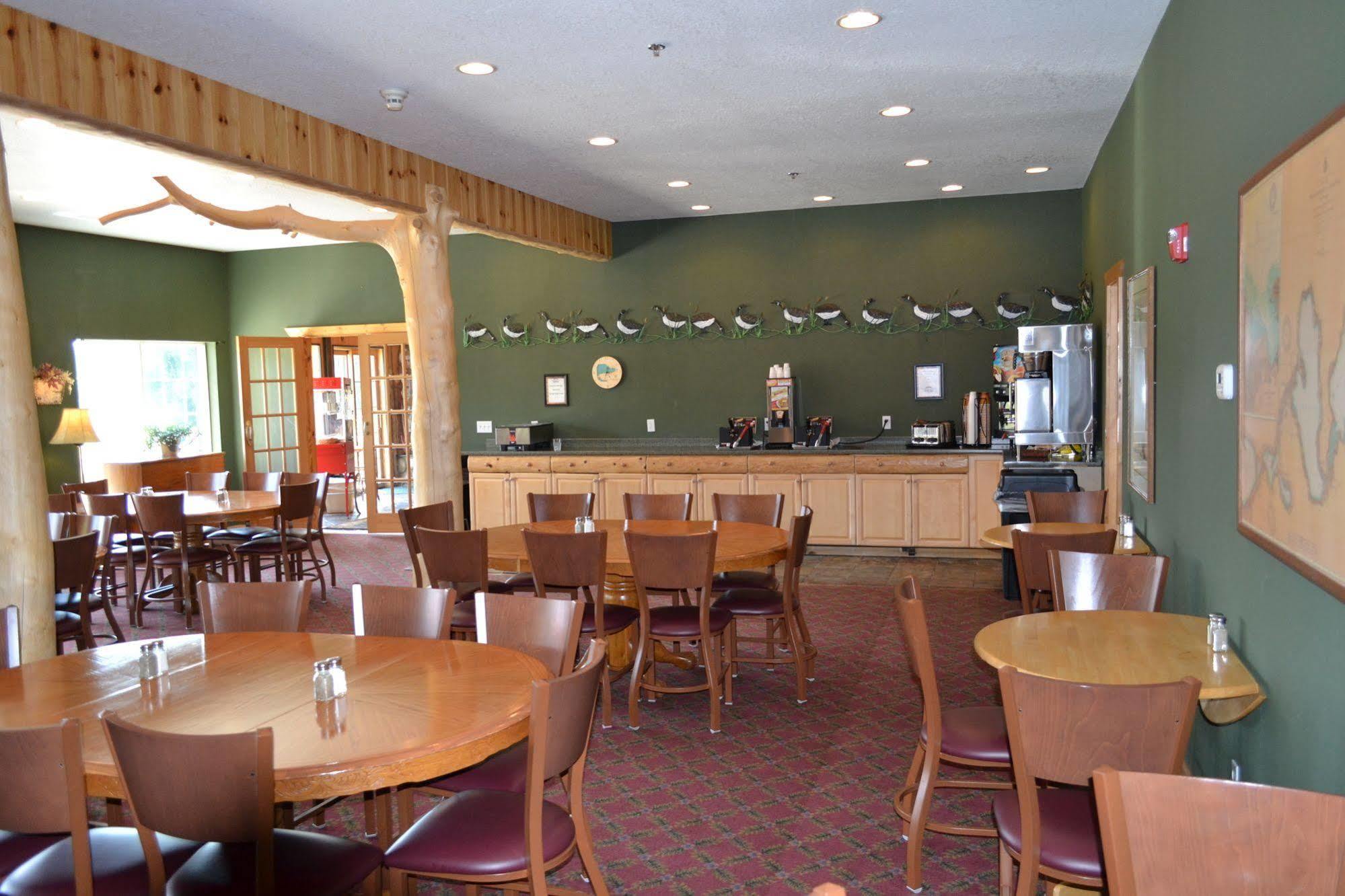 Hotel Crooked River Alanson